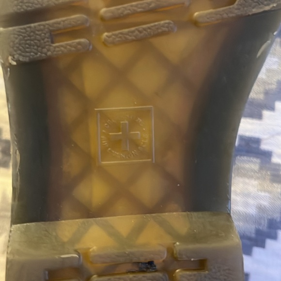 Girls pink glitter Dr. Martens, size US 2 - Picture 7 of 8